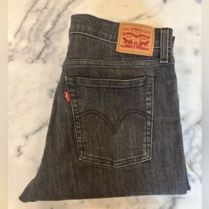 Levi's Women's Cropped Wedgie Skinny in Washed Black | Size 31